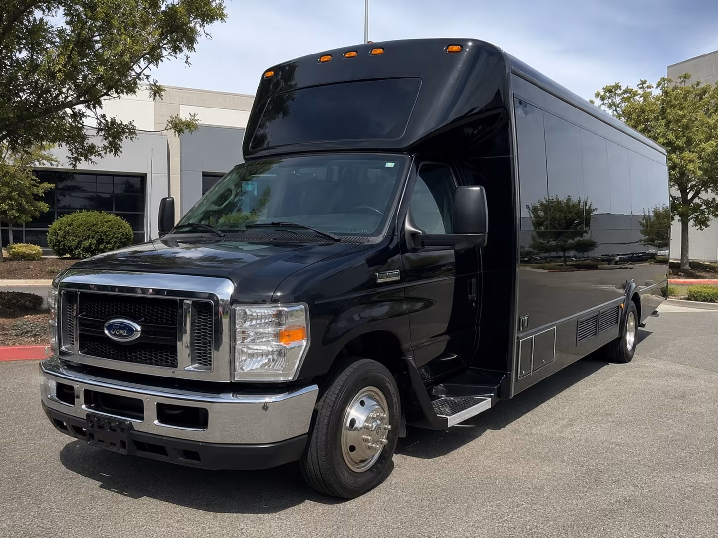 rent a los angeles prom party bus or charter bus today
