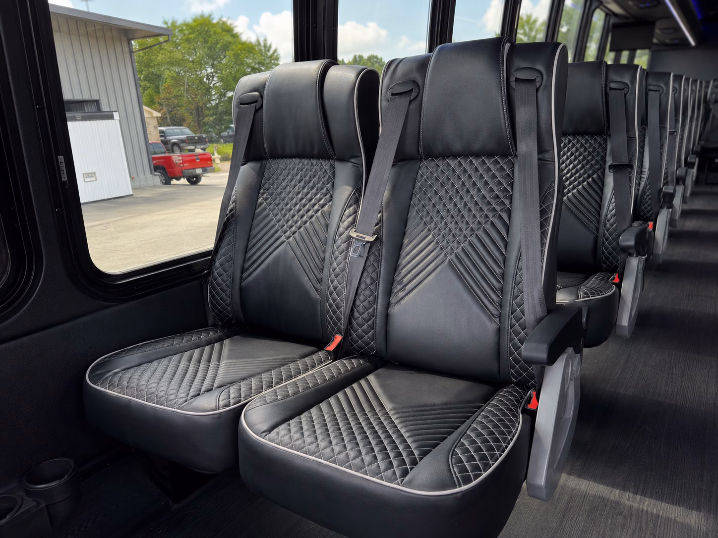 shuttle services for airline crews and airport staff in los angeles